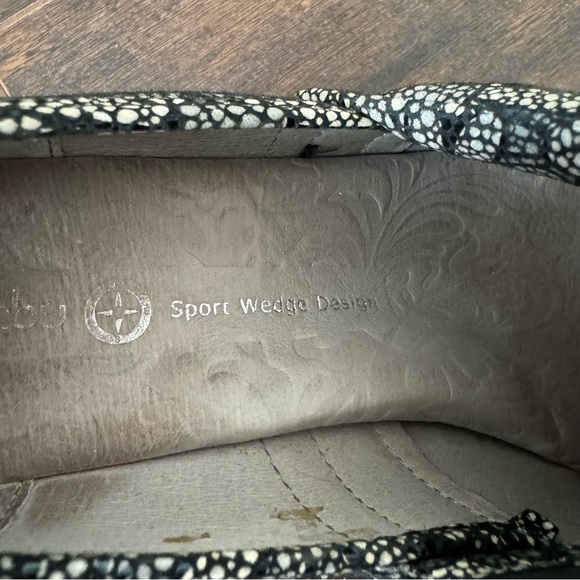 Jambu Miro 7.5 Black and White Floral Wedge Slip On Clogs Comfort Shoe - Picture 5 of 12